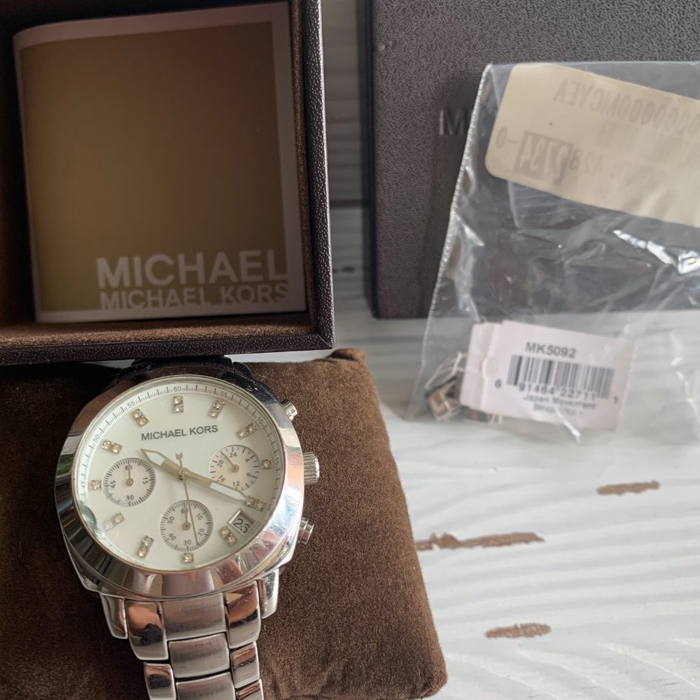 Women's Michael Kors MK5092 Watch - Picture 5 of 10